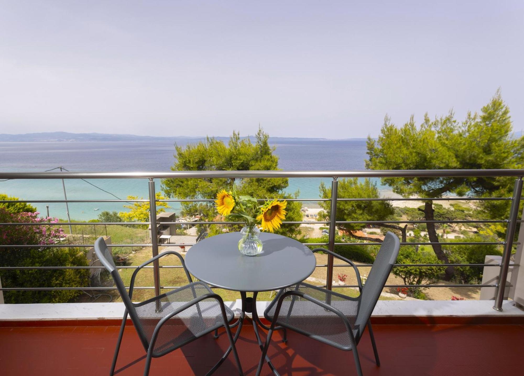 Sea View Apollo Apartments & Studios In Афитос Екстериор снимка