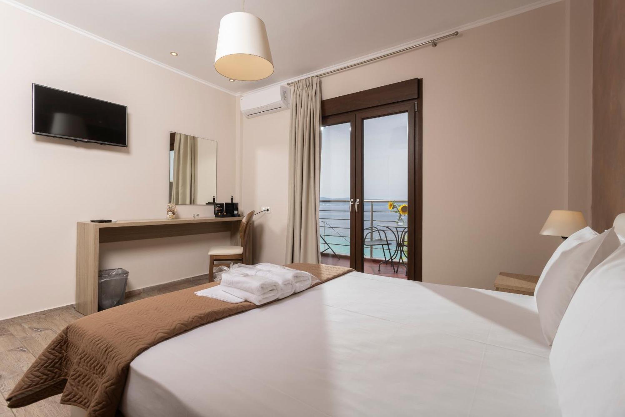 Sea View Apollo Apartments & Studios In Афитос Екстериор снимка