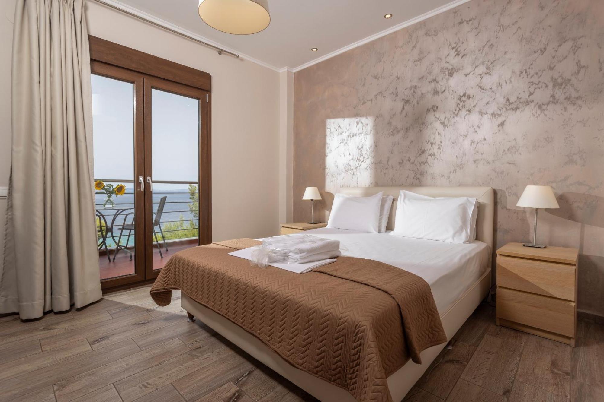 Sea View Apollo Apartments & Studios In Афитос Екстериор снимка